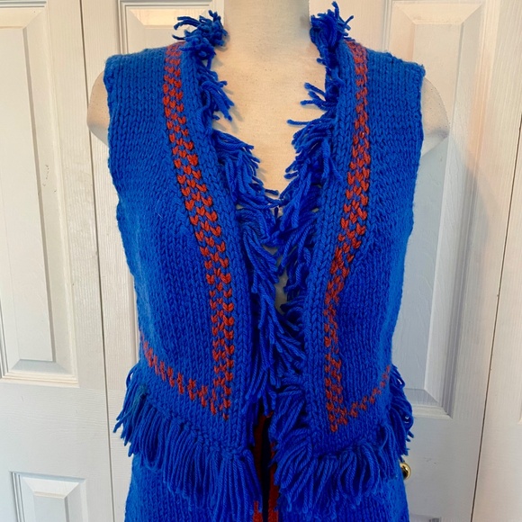 Vintage Handmade Blue and Red Fringe Knit Vest and Skirt Set - Picture 4 of 9